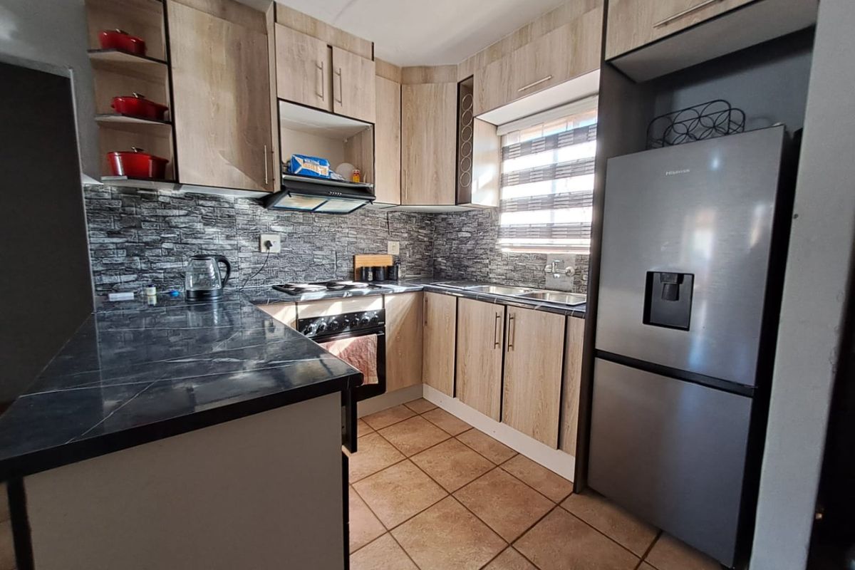 2 Bedroom Gem in Esangweni - Photo 3