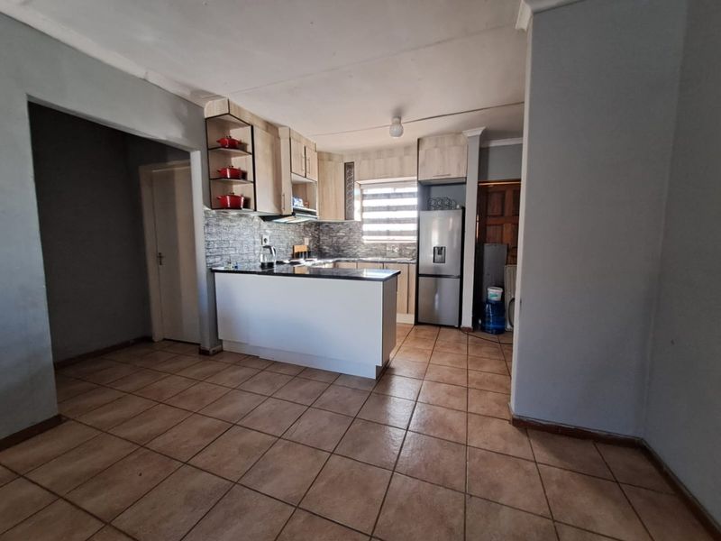 2 Bedroom Gem in Esangweni - Photo 5