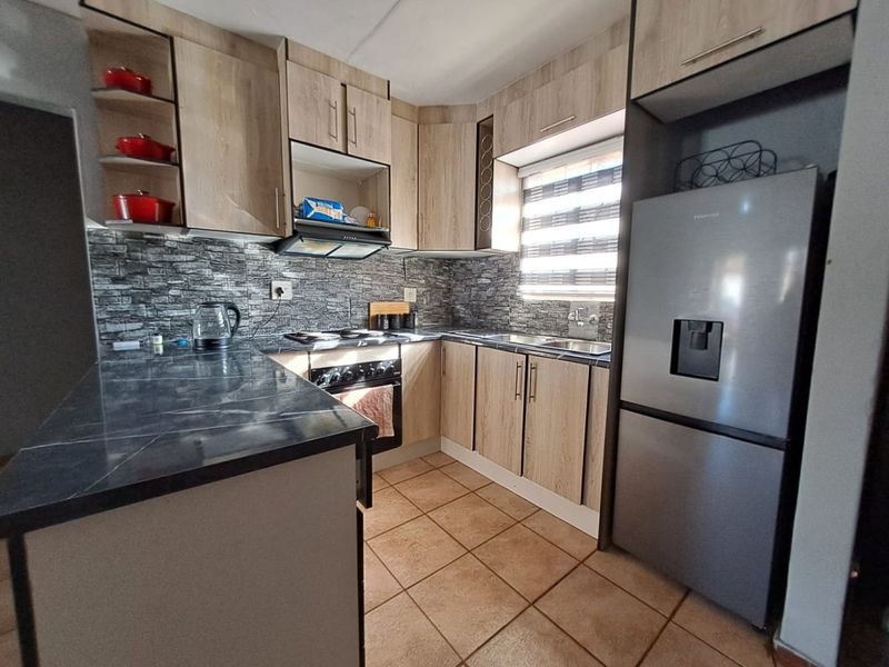 2 Bedroom Gem in Esangweni - Photo 1
