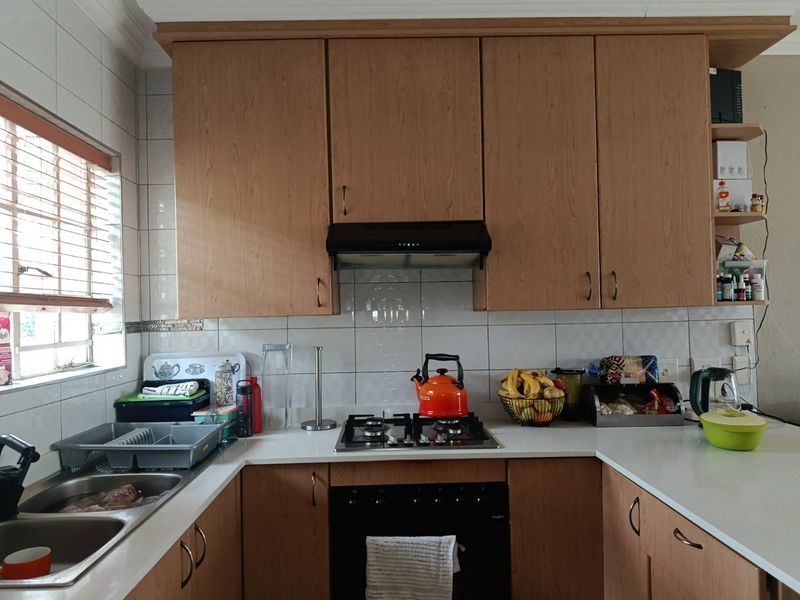 3 Bedroom, 2 Bathroom Home to Rent - Photo 2
