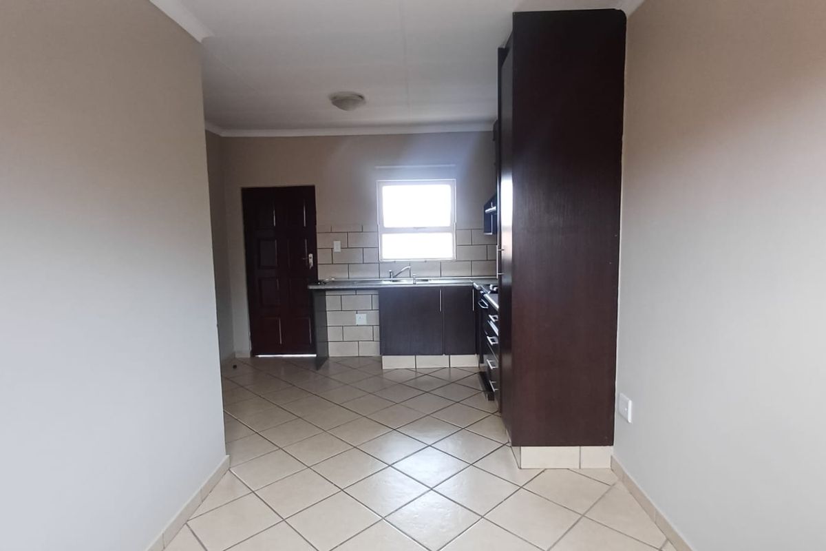 1 Bedroom Apartment / Flat for Sale in Kempton Park Central - Photo 4