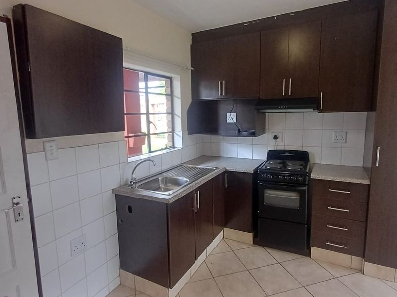 1 Bedroom Apartment / Flat for Sale in Kempton Park Central - Photo 3