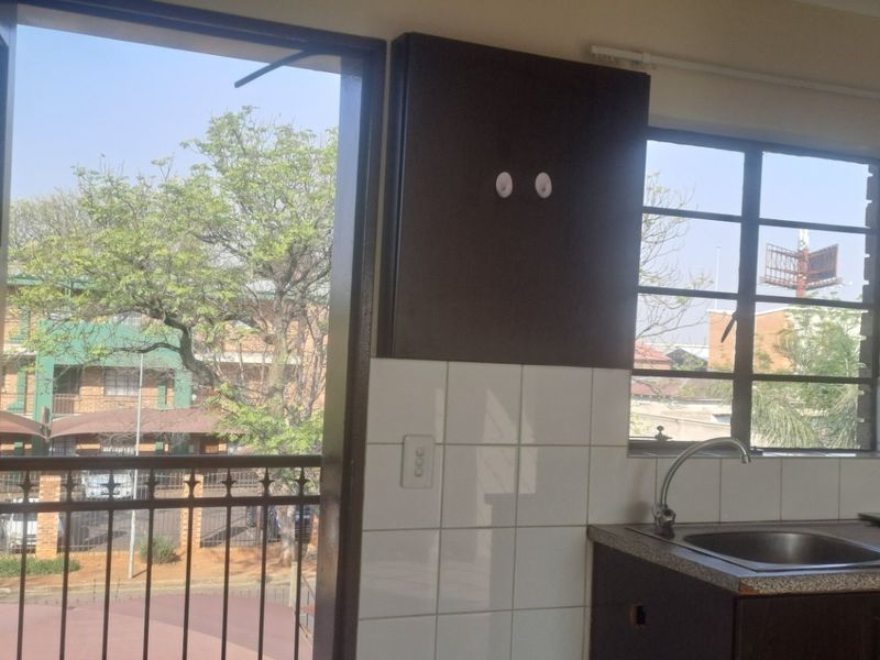 1 Bedroom Apartment / Flat for Sale in Kempton Park Central - Photo 6