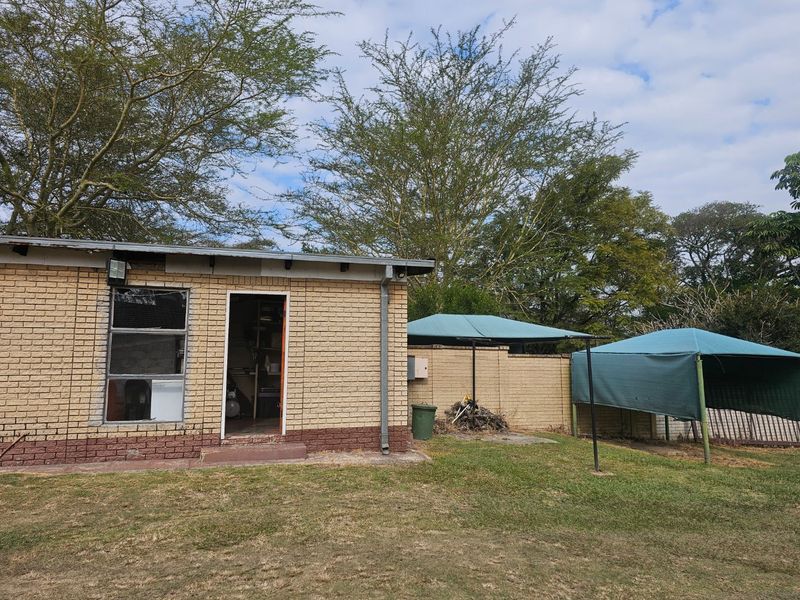Prime Location, 2.5ha  Flat Land with 2 Residence  - Photo 4