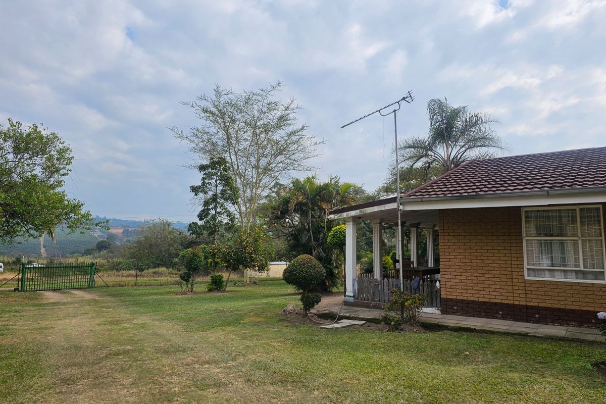 Prime Location, 2.5ha  Flat Land with 2 Residence  - Photo 2