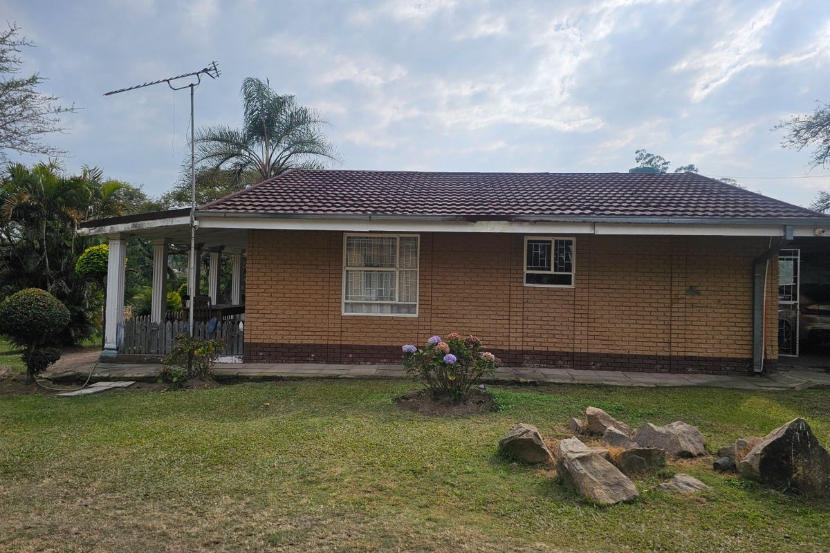 Prime Location, 2.5ha  Flat Land with 2 Residence  - Photo 3