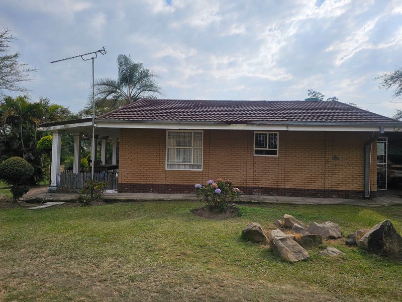 Prime Location, 2.5ha  Flat Land with 2 Residence  - Photo 3