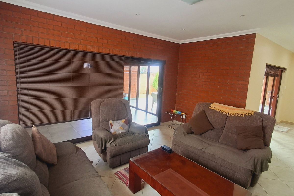Exclusive 5-Bedroom Family Home in a Secure Estate – Space, Style & Modern Living Combined - Photo 4