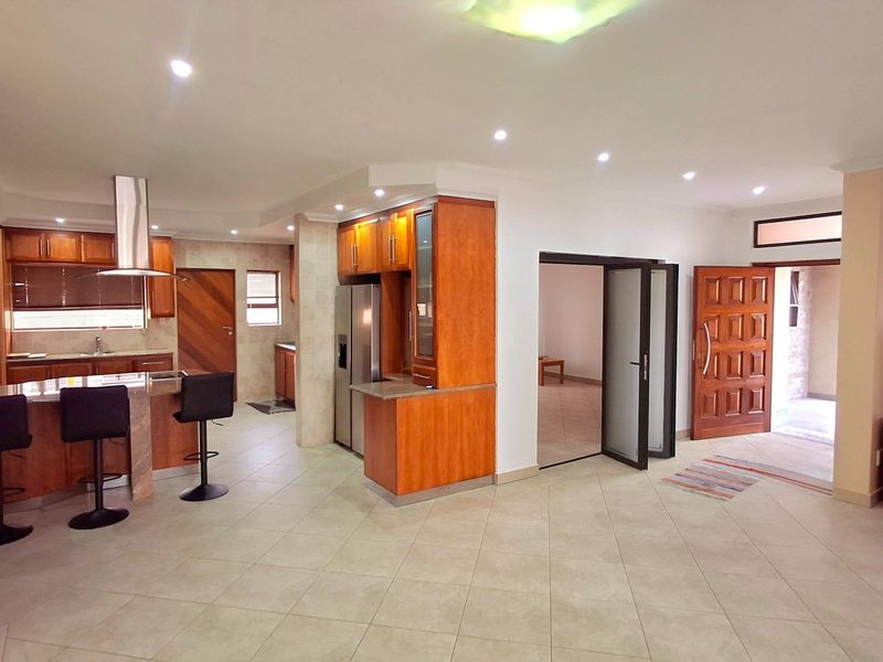 Exclusive 5-Bedroom Family Home in a Secure Estate – Space, Style & Modern Living Combined - Photo 3