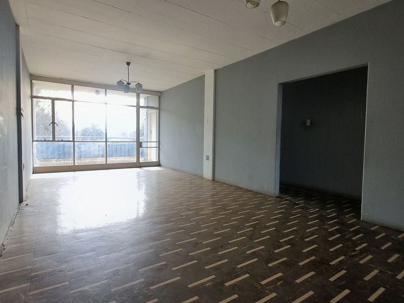 Two bedroom apartment on the second floor with balcony - Photo 2