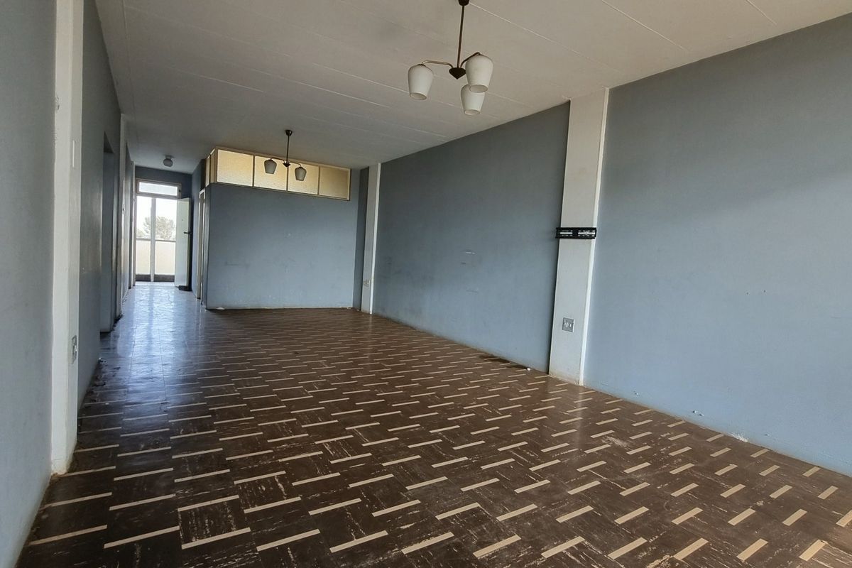 Two bedroom apartment on the second floor with balcony - Photo 4