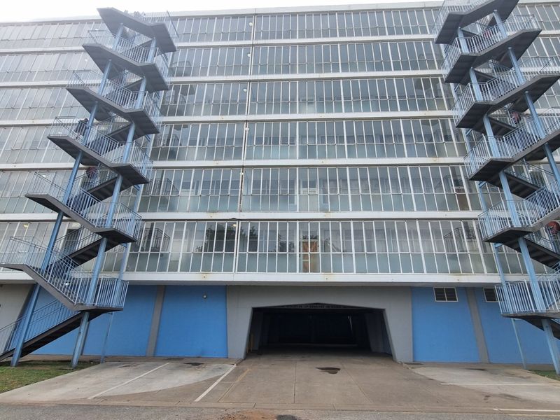 Two bedroom apartment on the second floor with balcony - Photo 1