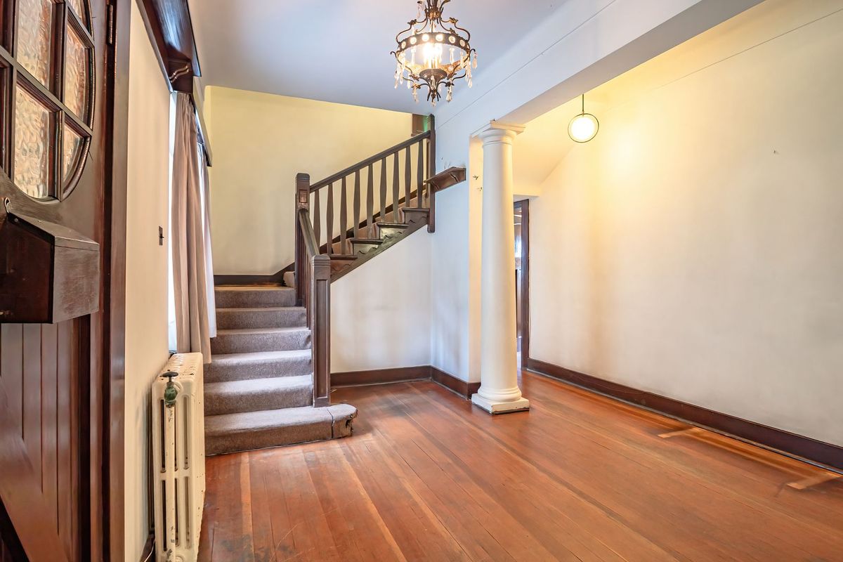 Timeless charm with panoramic Kensington views. - Photo 4