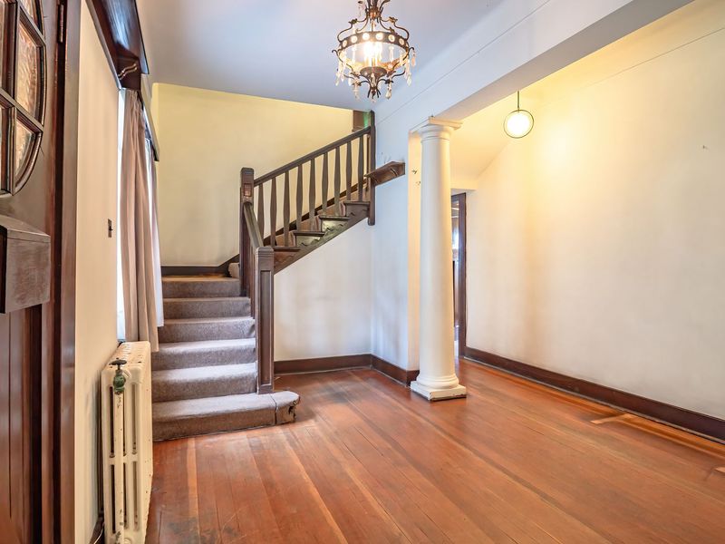 Timeless charm with panoramic Kensington views. - Photo 4