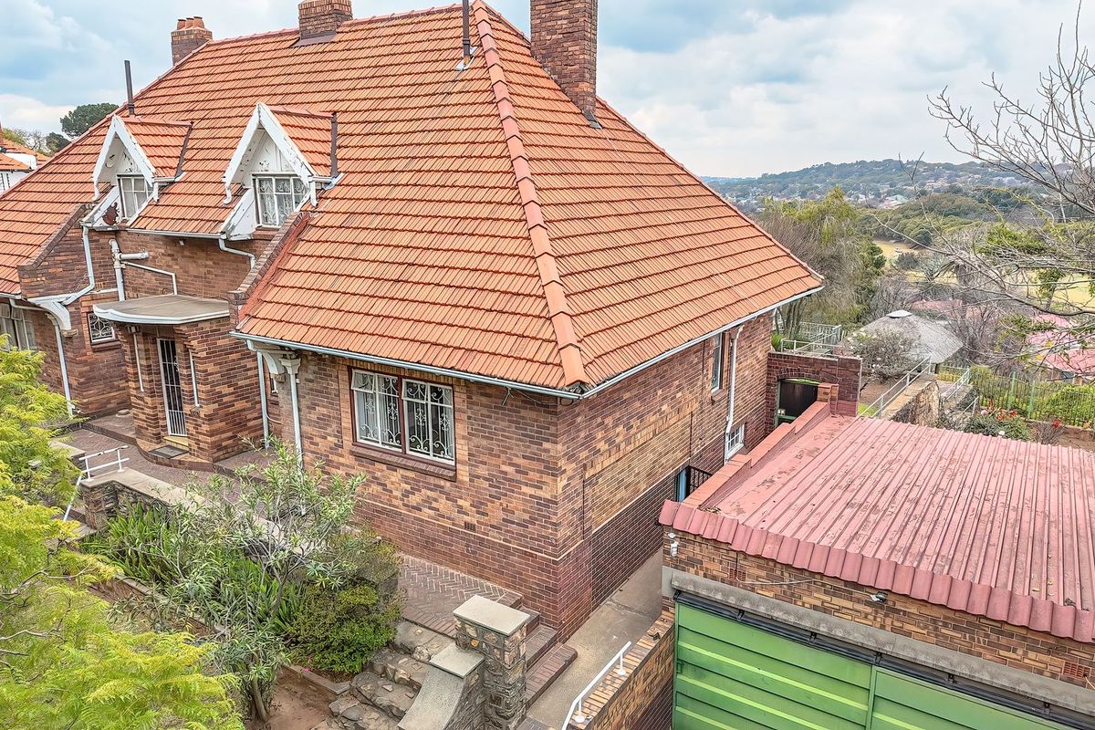 Timeless charm with panoramic Kensington views. - Photo 3