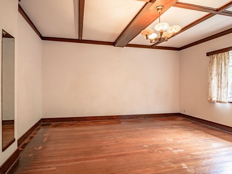 Timeless charm with panoramic Kensington views. - Photo 6