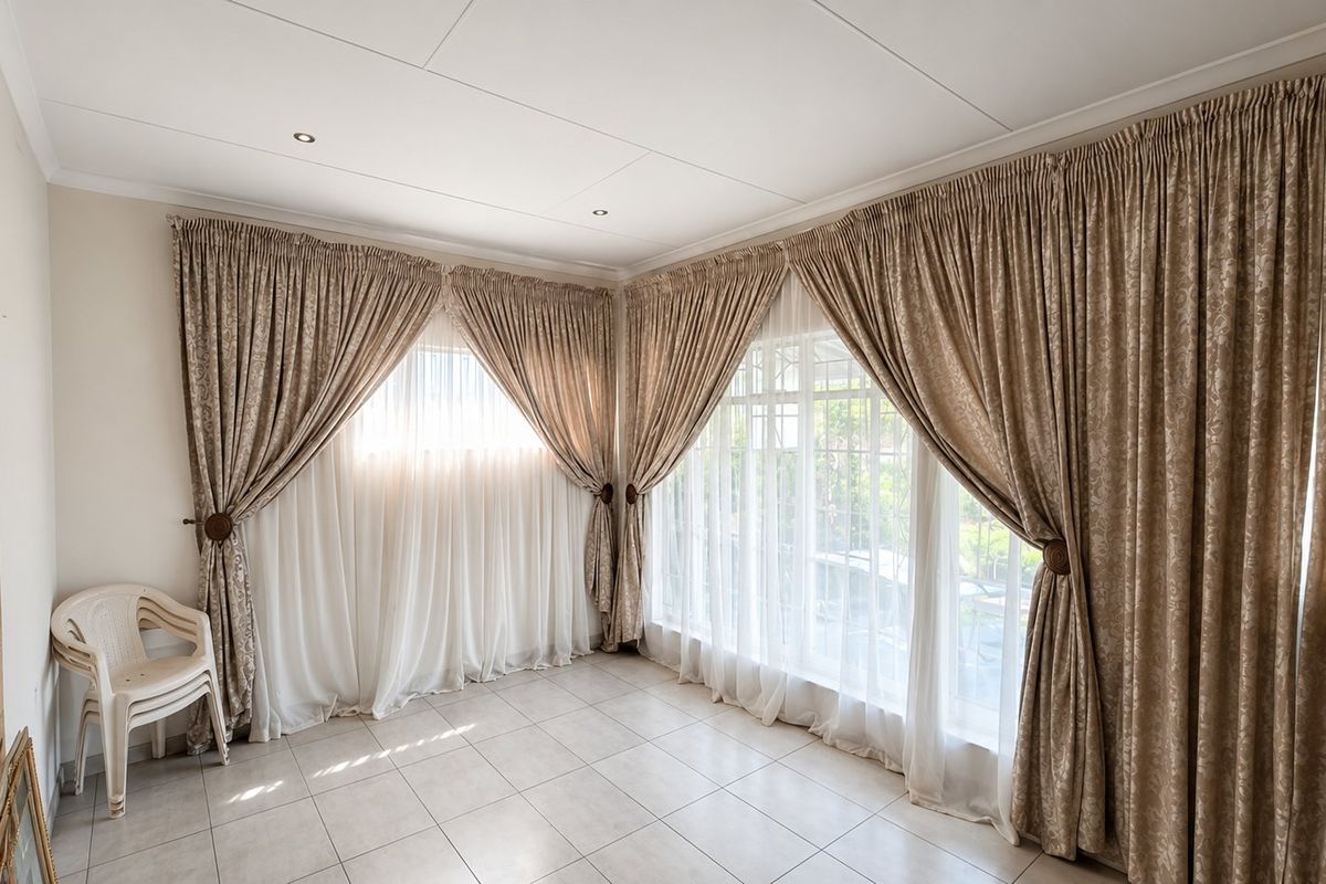 Charming Family Home in the Heart of Mindalore, Krugersdorp - Photo 3