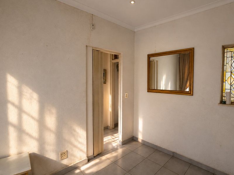 Charming Family Home in the Heart of Mindalore, Krugersdorp - Photo 5