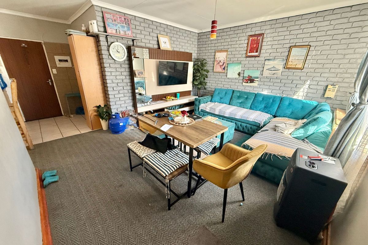 Family Home with Security and Entertainment Space  - Photo 4
