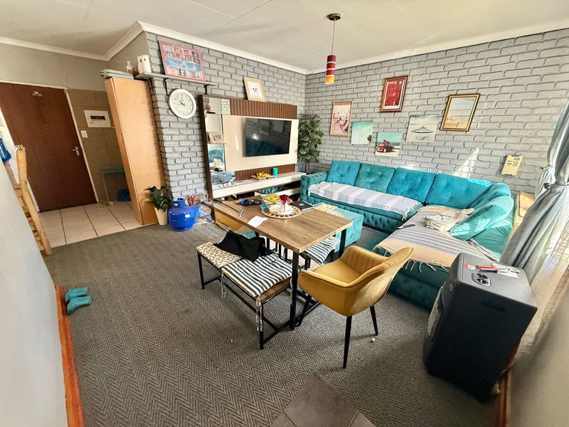 Family Home with Security and Entertainment Space  - Photo 4