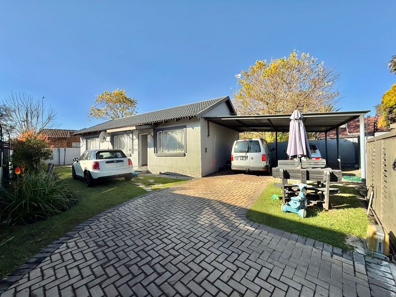 Family Home with Security and Entertainment Space  - Photo 1