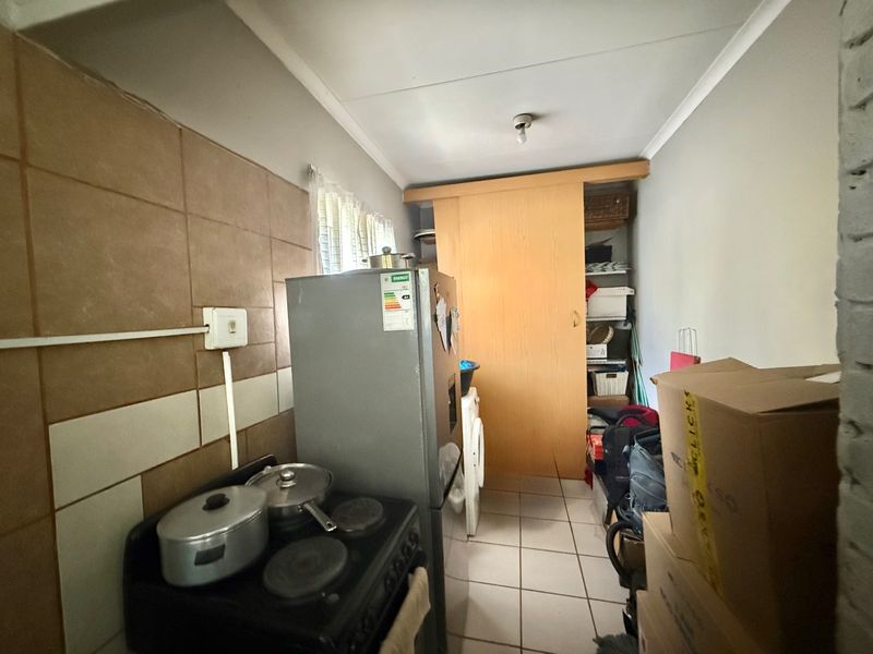 Family Home with Security and Entertainment Space  - Photo 8