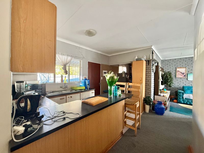 Family Home with Security and Entertainment Space  - Photo 9