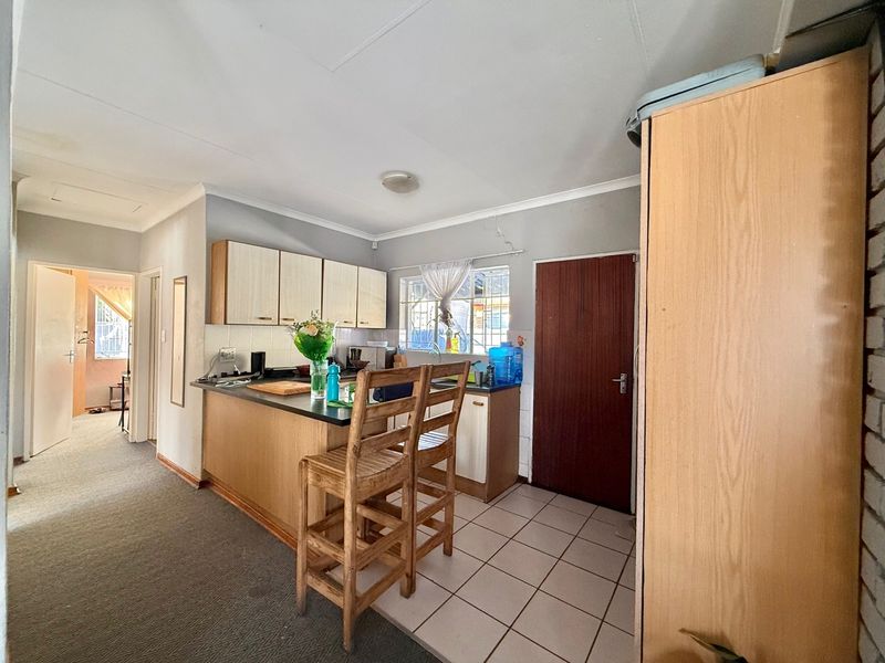 Family Home with Security and Entertainment Space  - Photo 6