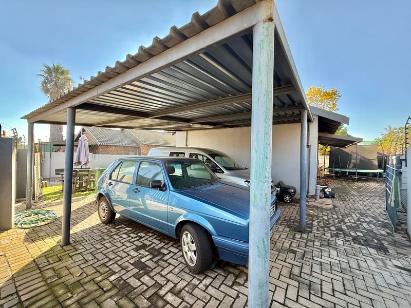Family Home with Security and Entertainment Space  - Photo 2