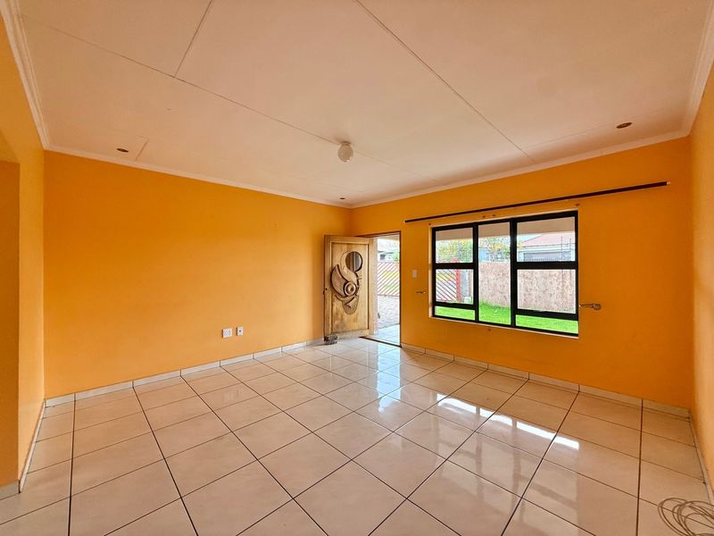 Generous spaces and practical living come together beautifully - Photo 9
