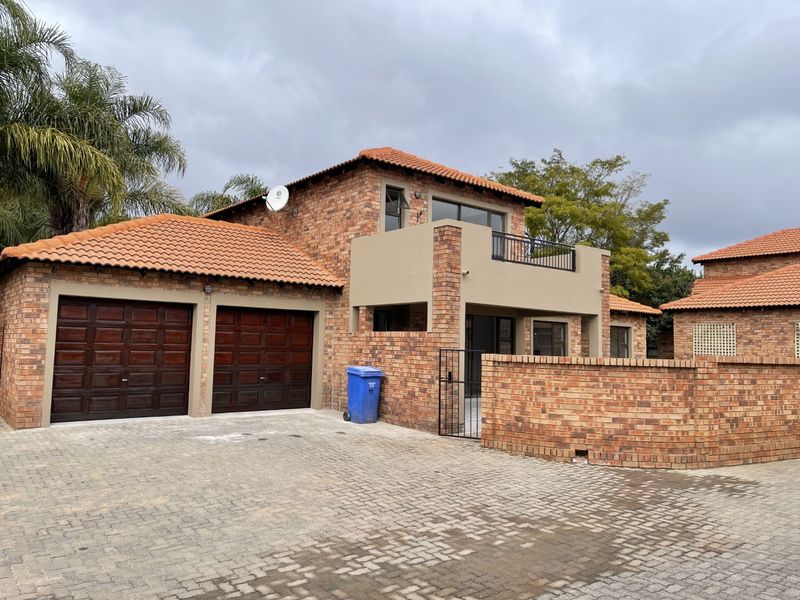 A modern beautiful Townhouse for sale  - Photo 2