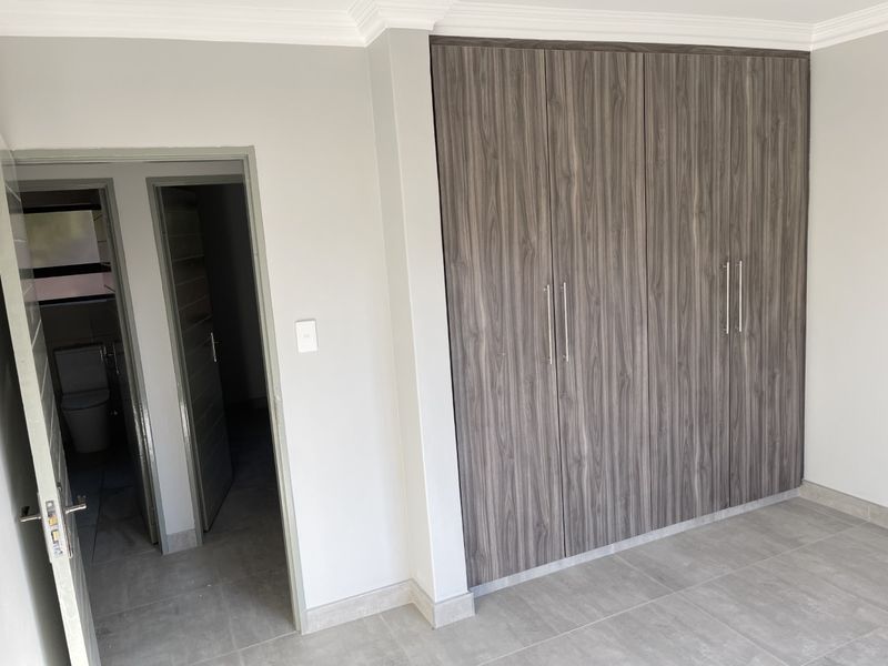 A modern beautiful Townhouse for sale  - Photo 10
