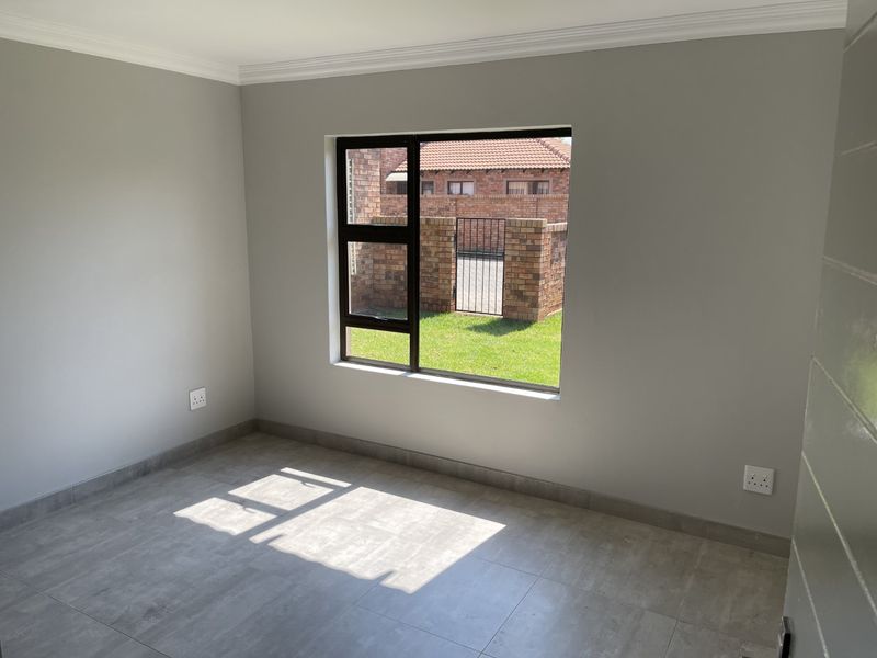 A modern beautiful Townhouse for sale  - Photo 9
