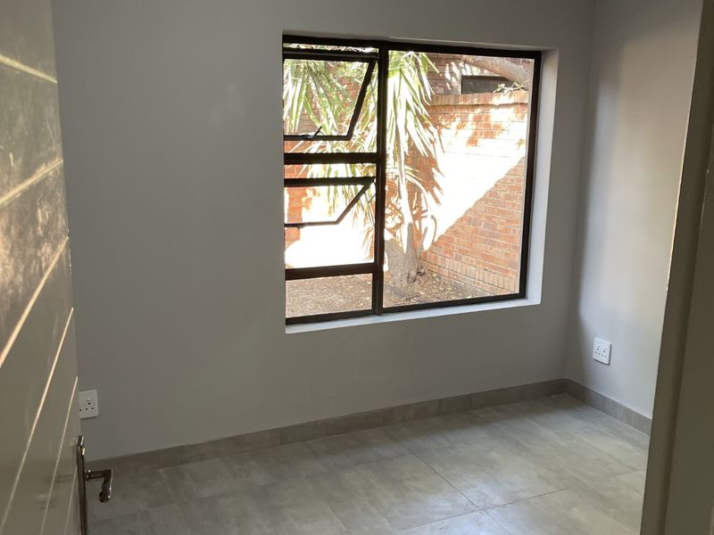 A modern beautiful Townhouse for sale  - Photo 7
