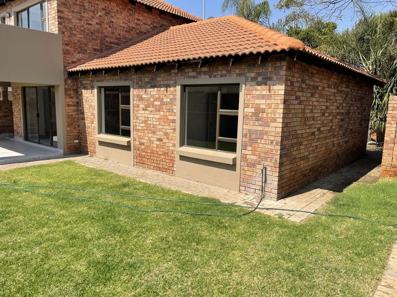 A modern beautiful Townhouse for sale  - Photo 6