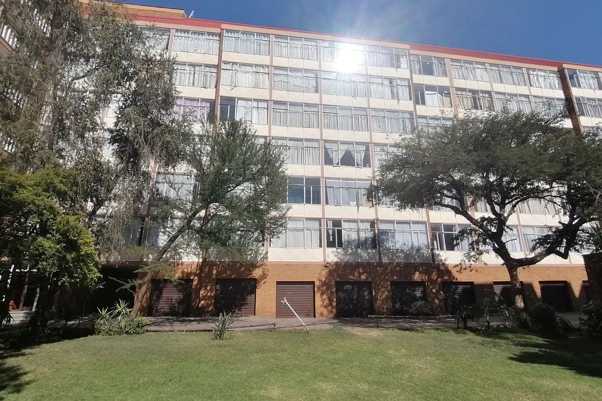 FOR SALE: Spacious & Investment-Ready 2-Bedroom Apartment – Muckleneuk, Pretoria - Photo 5