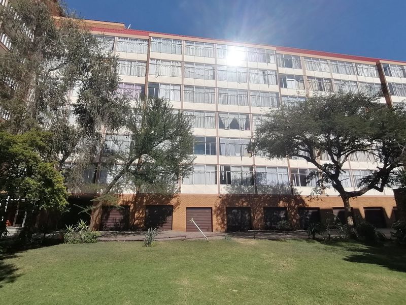 FOR SALE: Spacious & Investment-Ready 2-Bedroom Apartment – Muckleneuk, Pretoria - Photo 5