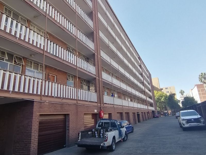 FOR SALE: Spacious & Investment-Ready 2-Bedroom Apartment – Muckleneuk, Pretoria - Photo 8