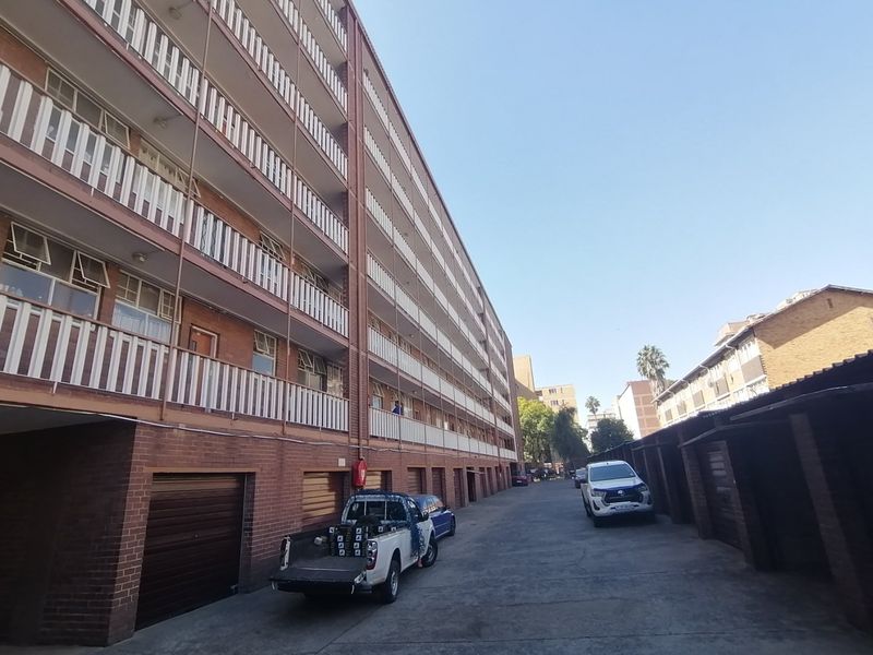 FOR SALE: Spacious & Investment-Ready 2-Bedroom Apartment – Muckleneuk, Pretoria - Photo 6