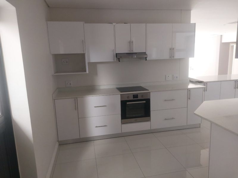 Spacious 4 bed flat in Durban North living easy - Photo 6