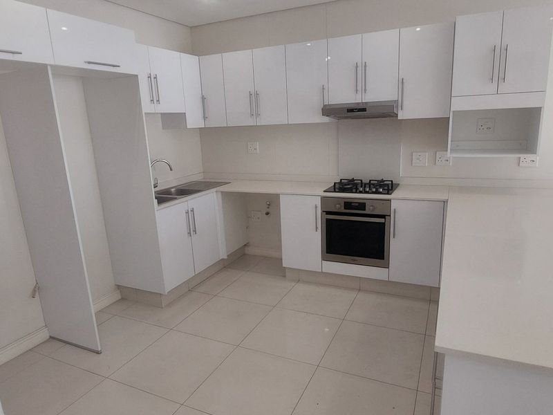 Modern 2 Bed Flat in Durban North - Photo 2