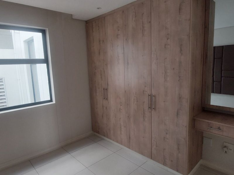 Modern 2 Bed Flat in Durban North - Photo 9