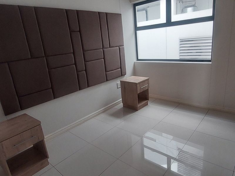 Modern 2 Bed Flat in Durban North - Photo 8