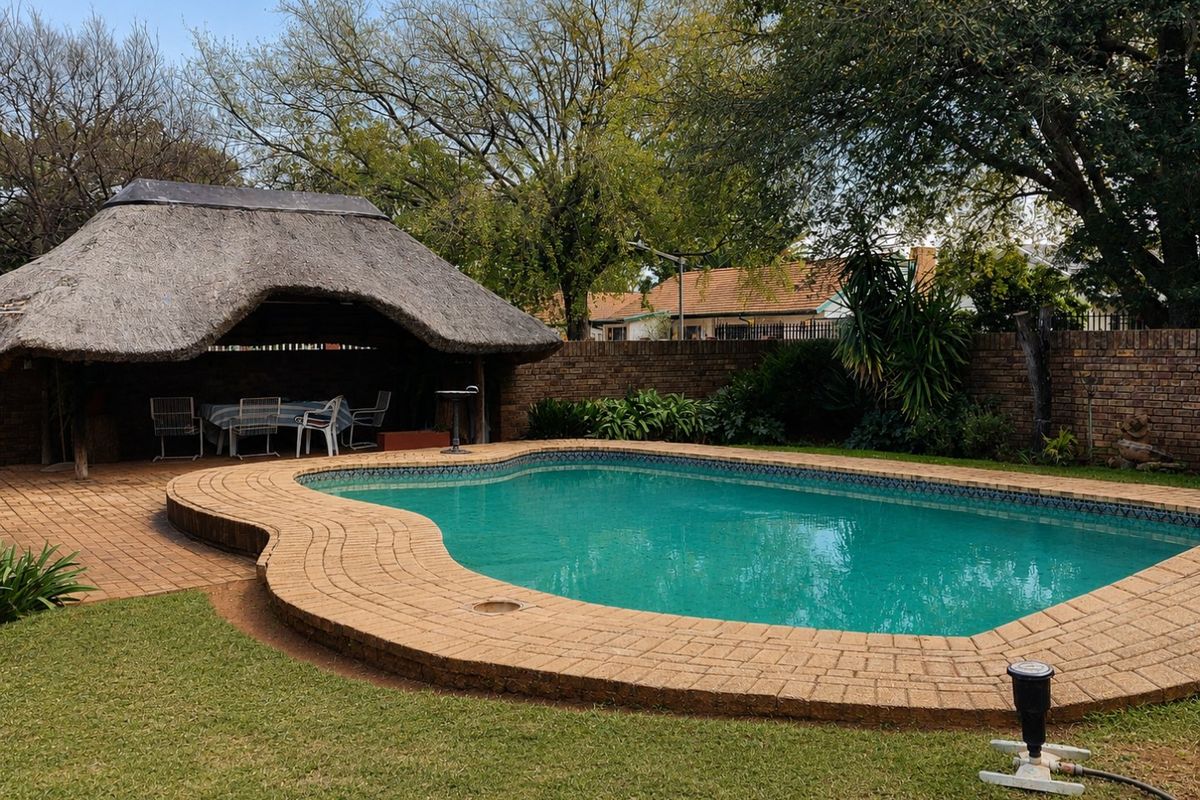 4 BEDROOM TOWNHOUSE IN STILFONTEIN EXT 4 - Photo 2