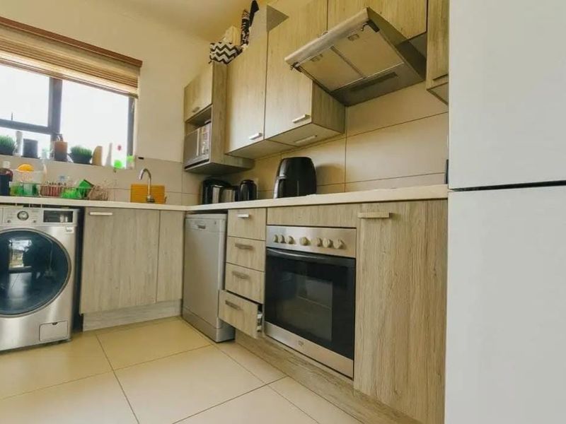3 bedroom 2 bathroom modern apartment  - Photo 6