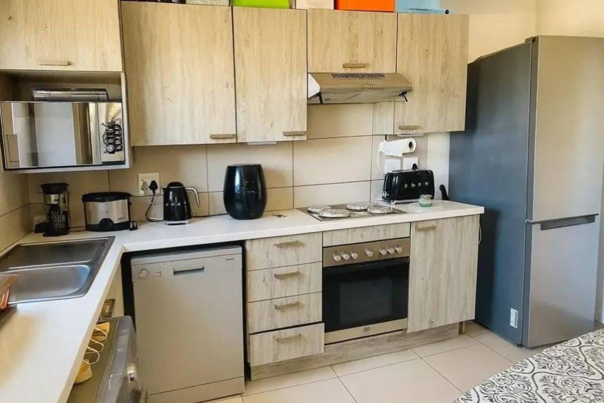 3 bedroom 2 bathroom modern apartment  - Photo 5