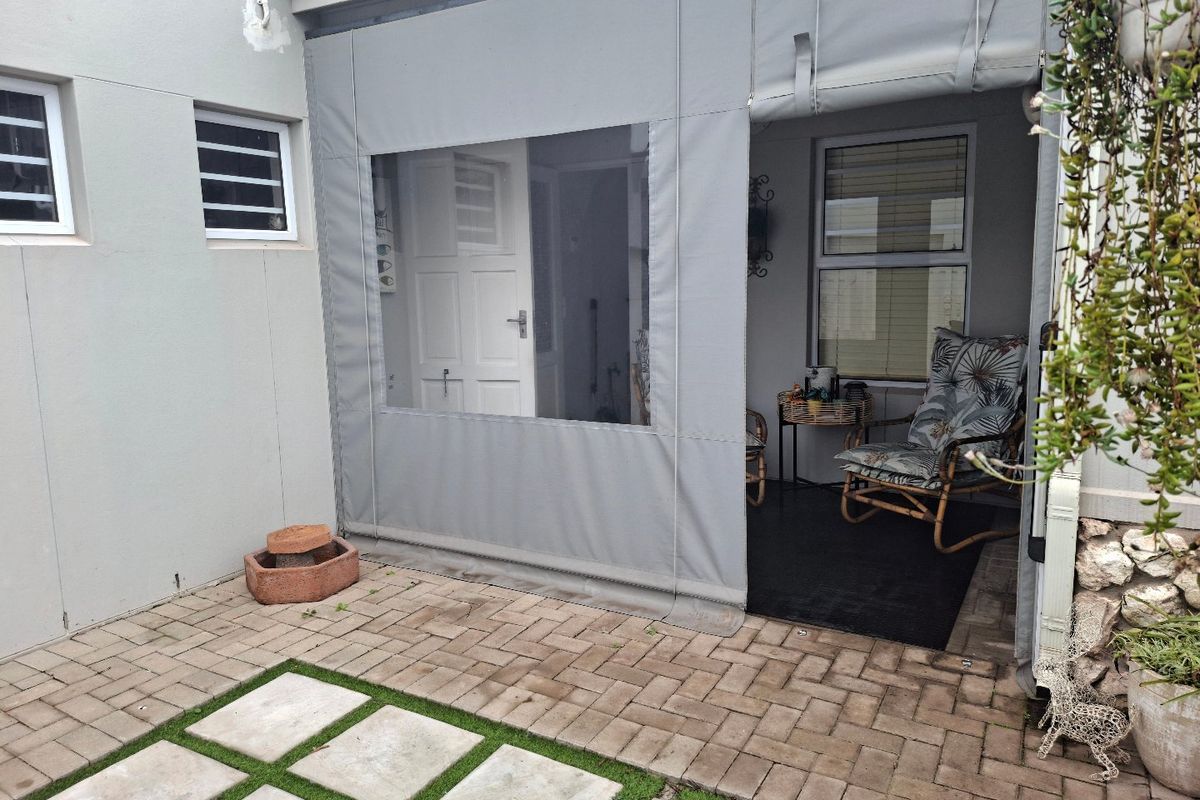 Neat as a Pin with Solar! Perfect Lock-Up-and-Go in Laguna Sands - Photo 3
