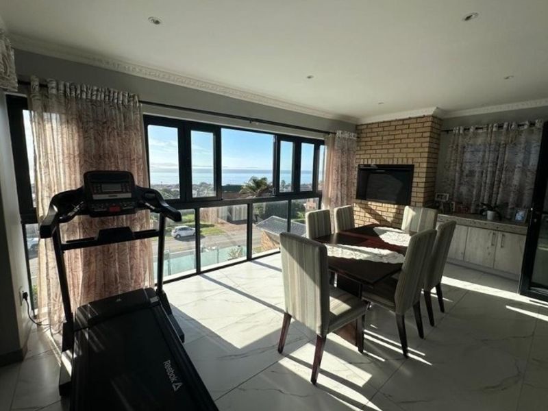 Luxurious Coastal Living with Spectacular Ocean and Mountain Views - Photo 6