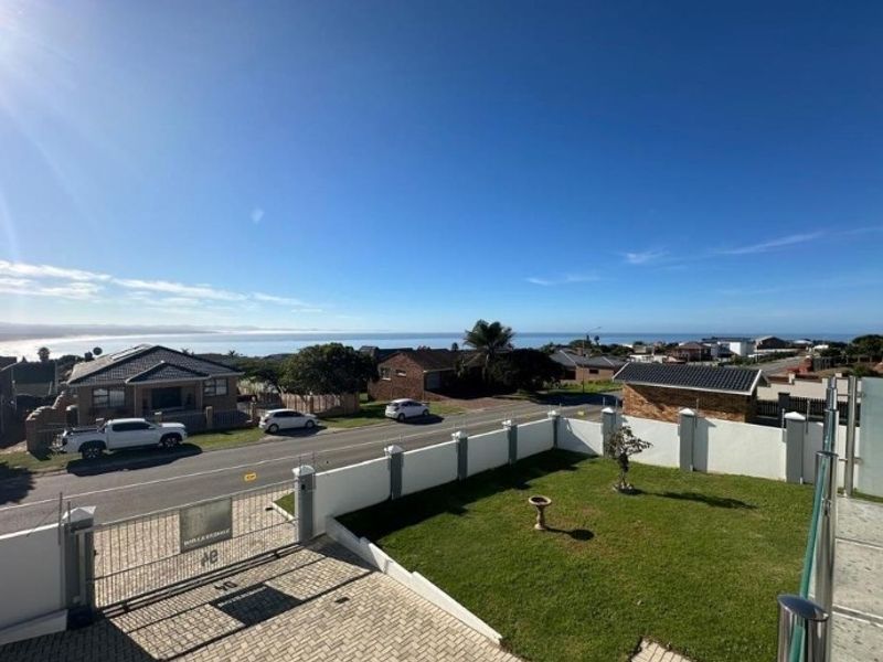 Luxurious Coastal Living with Spectacular Ocean and Mountain Views - Photo 4