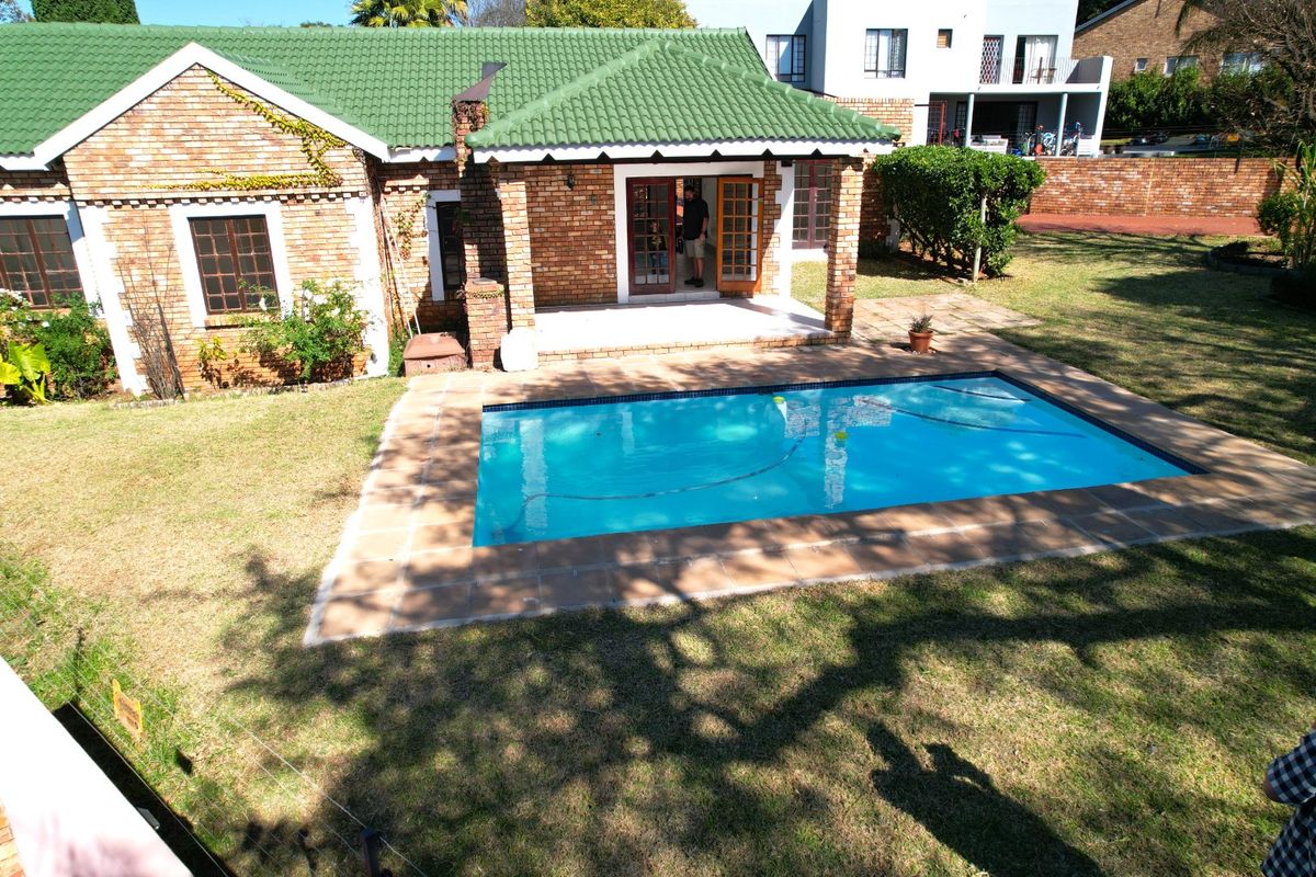 NEWLY RENOVATED FAMILY HOME – MOVE-IN READY WITH EXCEPTIONAL PARKING AND ENTERTAINMENT FEATURES - Photo 4